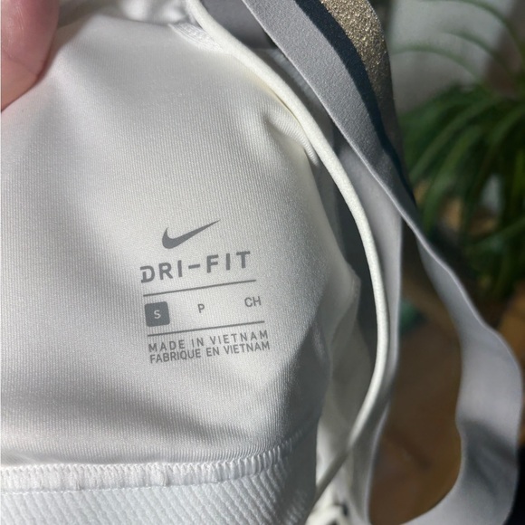 NWT Nike Glam Dunk Indy Bra SZ S Mesh White/Black/Gold V Neck Moisture Wicking - Picture 7 of 9